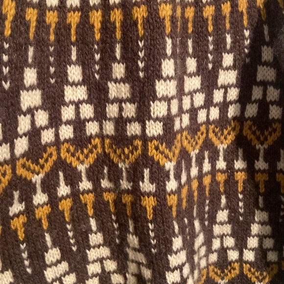 Beautiful Handmade sweater -Wool with hearts 💕 - Picture 9 of 11